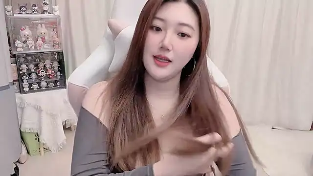 Stars Elyn online show from 03-19-25, 03:29