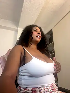 Snapshot of Michel_Jones chatting on 11-14-25, 04:44 Michel Jones online show from 11-14-25, 04:44