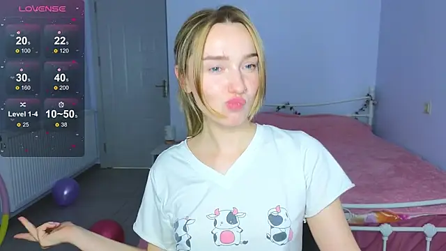 Wild Sophie  online show from 11-30-25, 05:50