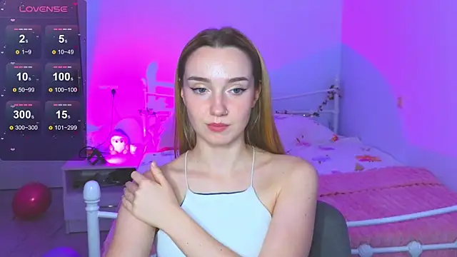 Wild Sophie  online show from 12-13-25, 07:53