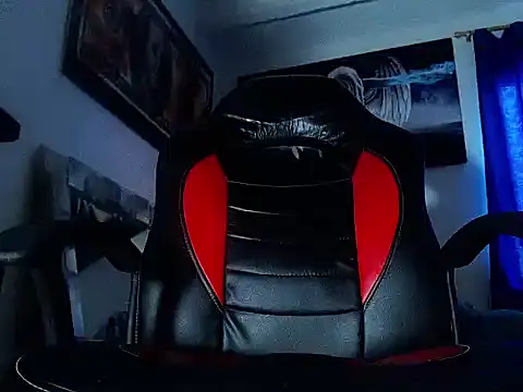 Snapshot of rolipop1005 chatting on 11-08-25, 11:43 rolipop1005 online show from 11-08-25, 11:43