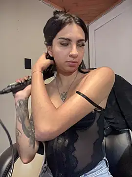 Hilary pinkk online show from 11-26-25, 03:18