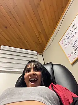 Hilary pinkk online show from 02-05-26, 02:27