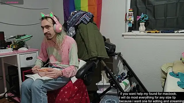 tallnerdyguy online show from 11-07-25, 03:17