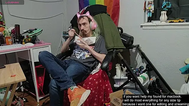 tallnerdyguy online show from 11-18-25, 03:23