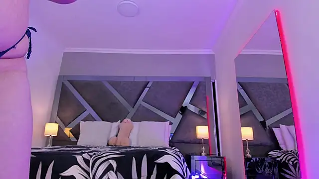 AmberiniHoffman online show from 01-18-25, 11:32