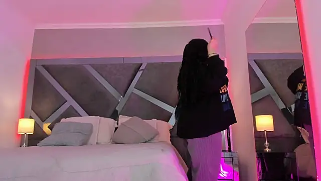 AmberiniHoffman online show from 03-08-25, 11:48