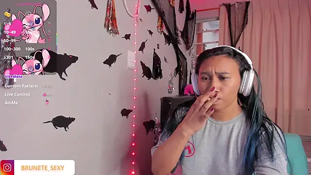 Snapshot of Brunettesexy0 chatting on 10-29-25, 03:36 Brunettesexy0 online show from 10-29-25, 03:36