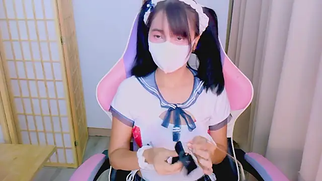 Snapshot of desiregirl69 chatting on 02-19-26, 03:19 desiregirl69 online show from 02-19-26, 03:19