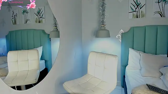 Khenta Michells online show from 02-12-25, 01:37