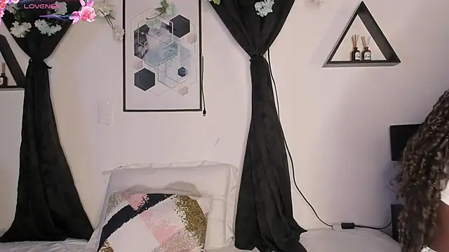 Snapshot of Khenta_Michells chatting on 03-21-26, 10:09 Khenta Michells online show from 03-21-26, 10:09