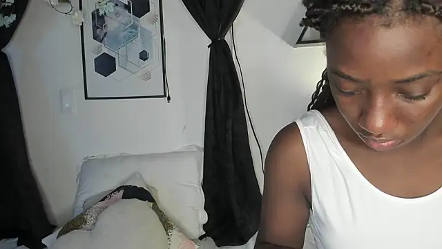 Snapshot of Khenta_Michells chatting on 03-26-26, 10:32 Khenta Michells online show from 03-26-26, 10:32