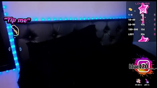 Skyler  blue4 online show from 12-04-24, 05:33