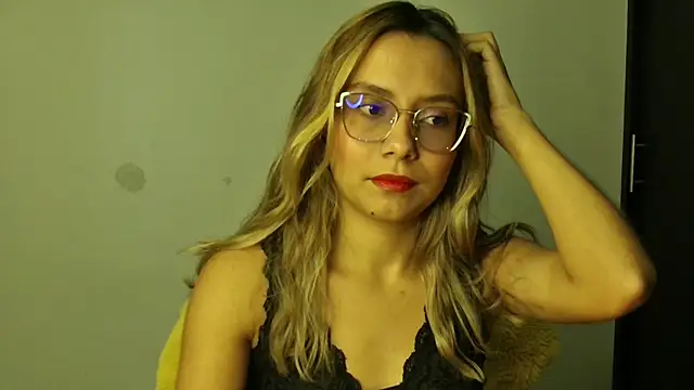 Mia Sanchez01 online show from 01-28-25, 10:01