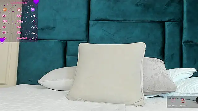 Charlotte Mayer online show from 12-24-24, 02:44