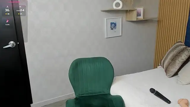 Charlotte Mayer online show from 05-11-26, 02:45
