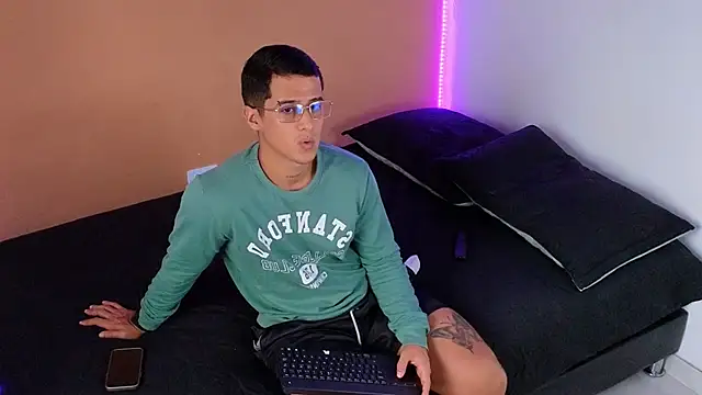 Snapshot of hot69temptation_ chatting on 12-16-24, 12:38 hot69temptation online show from 12-16-24, 12:38
