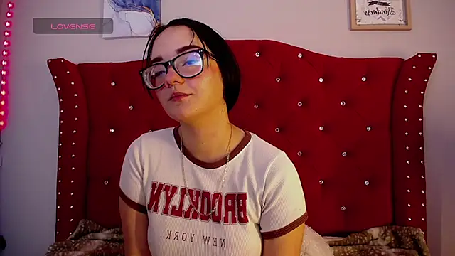 Snapshot of charlotte1-ls chatting on 12-13-24, 12:31 charlotte1-ls online show from 12-13-24, 12:31