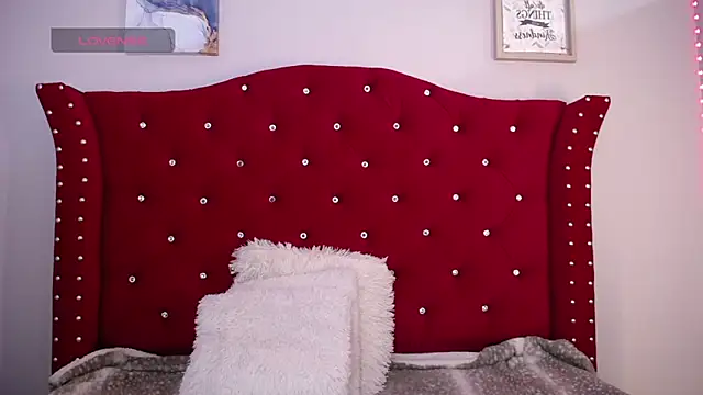 Snapshot of charlotte1-ls chatting on 12-15-24, 09:31 charlotte1-ls online show from 12-15-24, 09:31