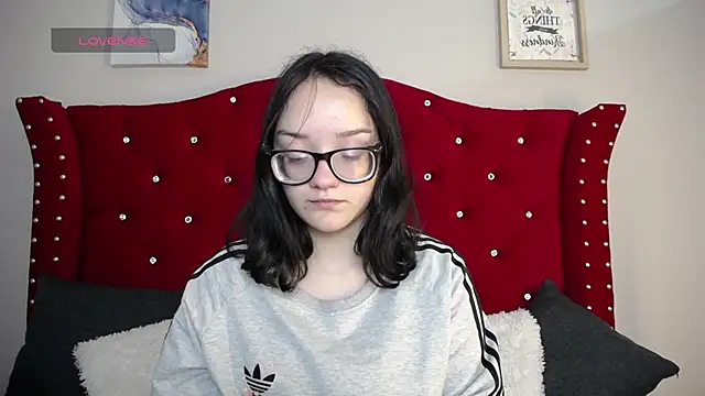 Snapshot of charlotte1-ls chatting on 12-23-24, 06:05 charlotte1-ls online show from 12-23-24, 06:05