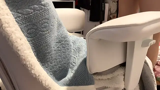 Im IVE LOVE online show from 11-06-25, 12:00