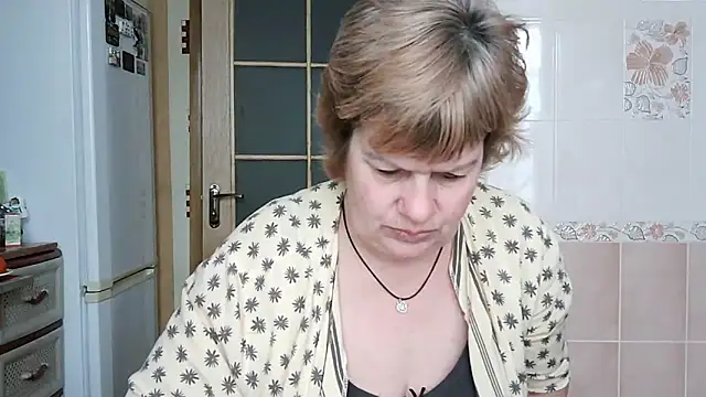Ettie Tonia online show from 02-15-25, 01:49