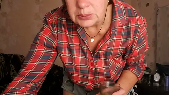 Ettie Tonia online show from 10-27-25, 09:02