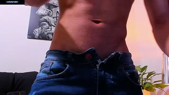 Snapshot of CruzVega chatting on 10-31-25, 08:32 CruzVega online show from 10-31-25, 08:32