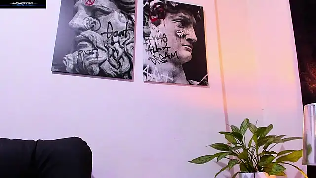 Snapshot of CruzVega chatting on 11-14-25, 12:09 CruzVega online show from 11-14-25, 12:09