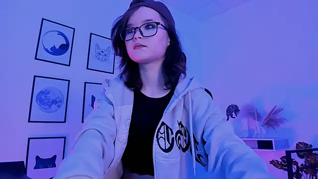 Elainebeness online show from 12-20-24, 07:17