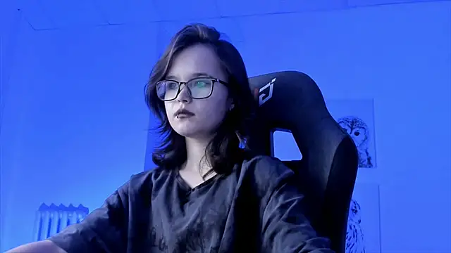 Elainebeness online show from 12-24-24, 07:44