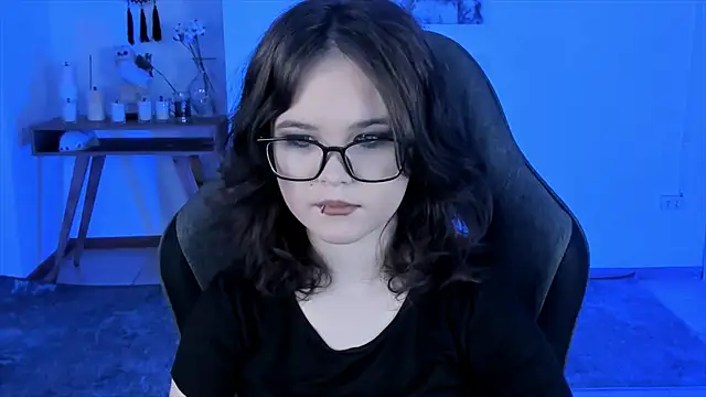 Elainebeness online show from 12-29-24, 06:38