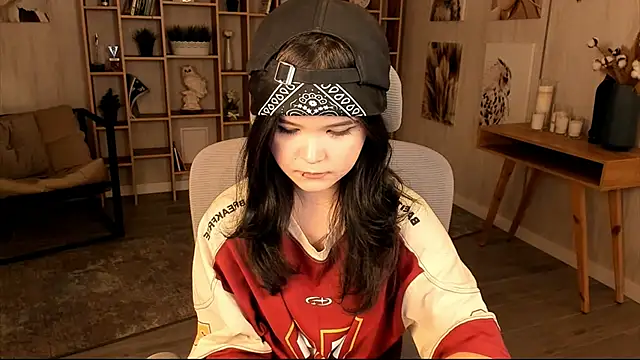 Elainebeness online show from 10-08-25, 07:33