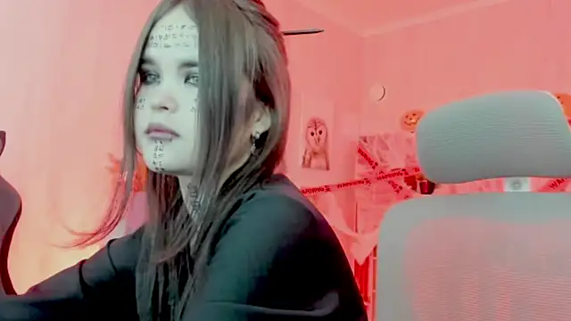 Elainebeness online show from 10-30-25, 08:31