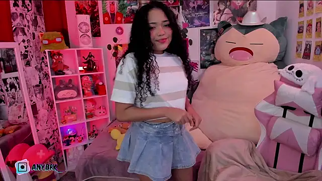 Snapshot of anyburkee chatting on 10-24-25, 12:19 anyburkee online show from 10-24-25, 12:19