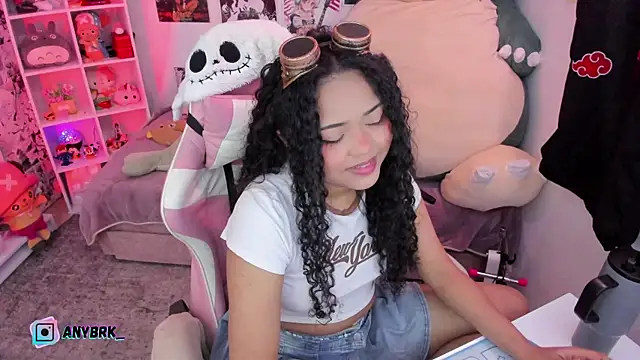 Snapshot of anyburkee chatting on 10-24-25, 11:56 anyburkee online show from 10-24-25, 11:56