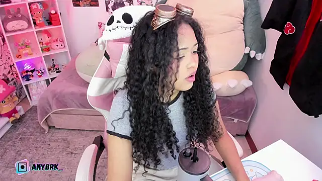 Snapshot of anyburkee chatting on 10-27-25, 03:54 anyburkee online show from 10-27-25, 03:54