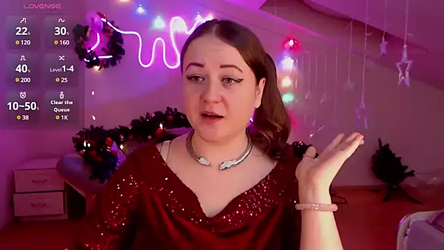 Snapshot of LizzyShine chatting on 12-18-24, 06:35 LizzyShine online show from 12-18-24, 06:35