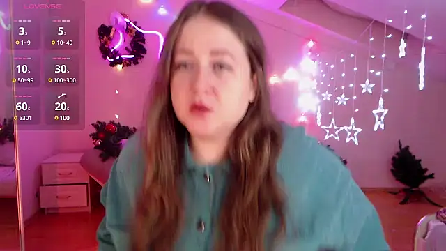 Snapshot of LizzyShine chatting on 12-26-24, 06:33 LizzyShine online show from 12-26-24, 06:33