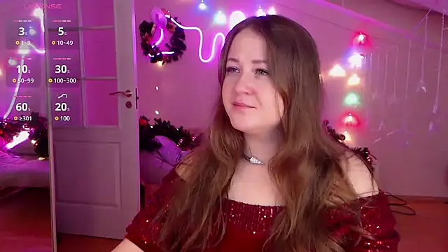Snapshot of LizzyShine chatting on 12-29-24, 04:30 LizzyShine online show from 12-29-24, 04:30