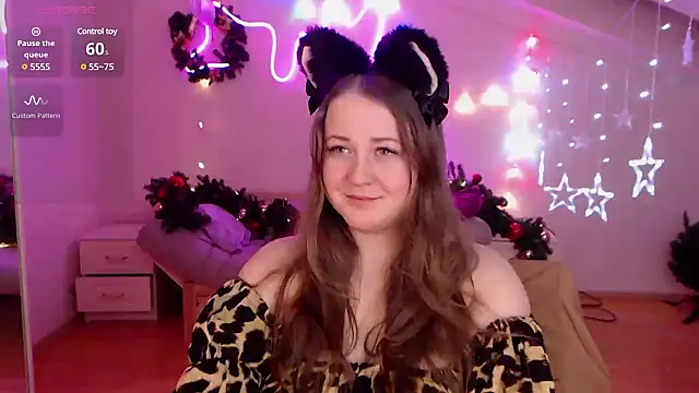 Snapshot of LizzyShine chatting on 12-29-24, 10:36 LizzyShine online show from 12-29-24, 10:36