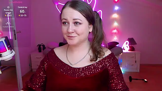 Snapshot of LizzyShine chatting on 01-10-25, 08:37 LizzyShine online show from 01-10-25, 08:37
