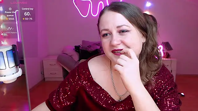 Snapshot of LizzyShine chatting on 01-10-25, 11:39 LizzyShine online show from 01-10-25, 11:39