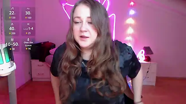 Snapshot of LizzyShine chatting on 01-13-25, 06:16 LizzyShine online show from 01-13-25, 06:16