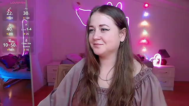Snapshot of LizzyShine chatting on 01-17-25, 11:07 LizzyShine online show from 01-17-25, 11:07