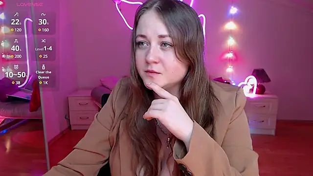 Snapshot of LizzyShine chatting on 01-19-25, 03:53 LizzyShine online show from 01-19-25, 03:53