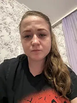 Snapshot of LizzyShine chatting on 03-11-25, 10:31 LizzyShine online show from 03-11-25, 10:31