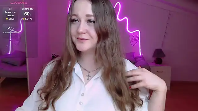 Snapshot of LizzyShine chatting on 03-14-25, 05:24 LizzyShine online show from 03-14-25, 05:24