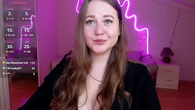 Snapshot of LizzyShine chatting on 03-16-25, 08:00 LizzyShine online show from 03-16-25, 08:00