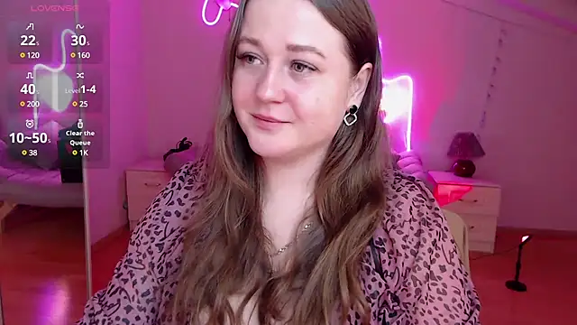 Snapshot of LizzyShine chatting on 03-19-25, 07:06 LizzyShine online show from 03-19-25, 07:06